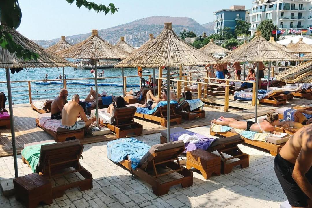 Jad Rooms Sarandë Buitenkant foto