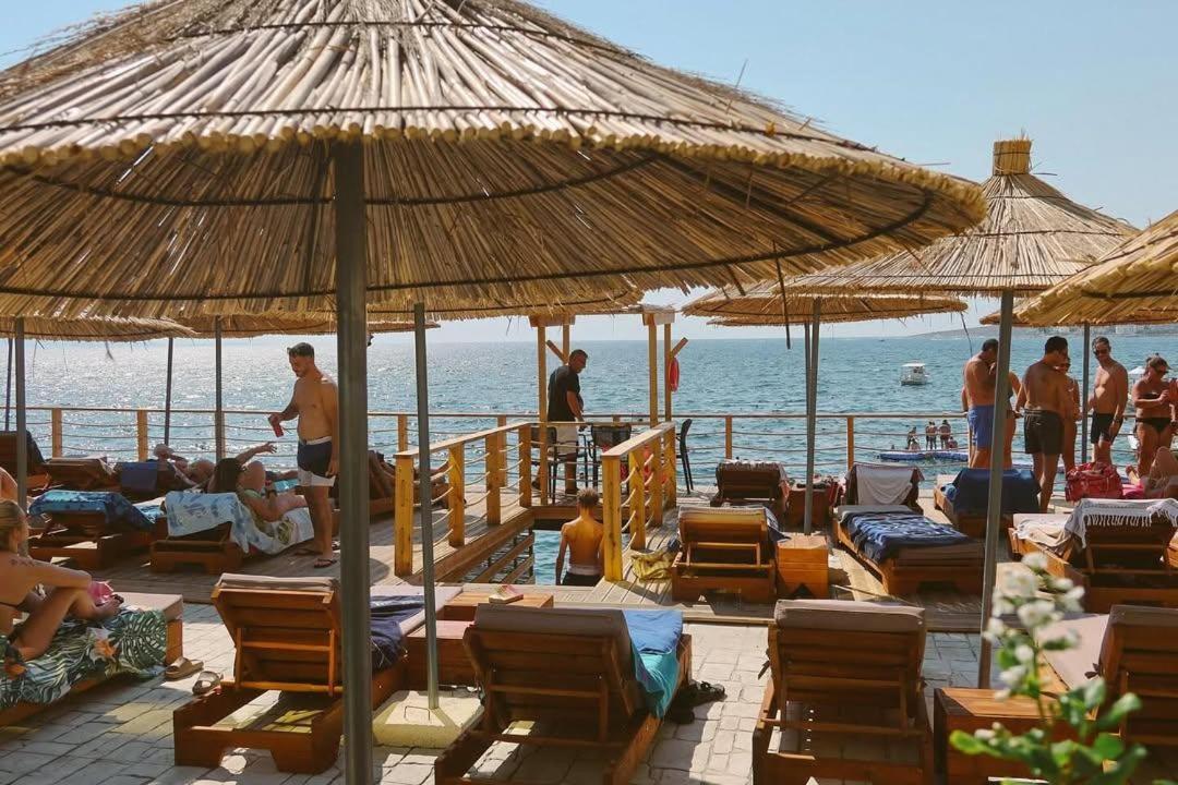 Jad Rooms Sarandë Buitenkant foto