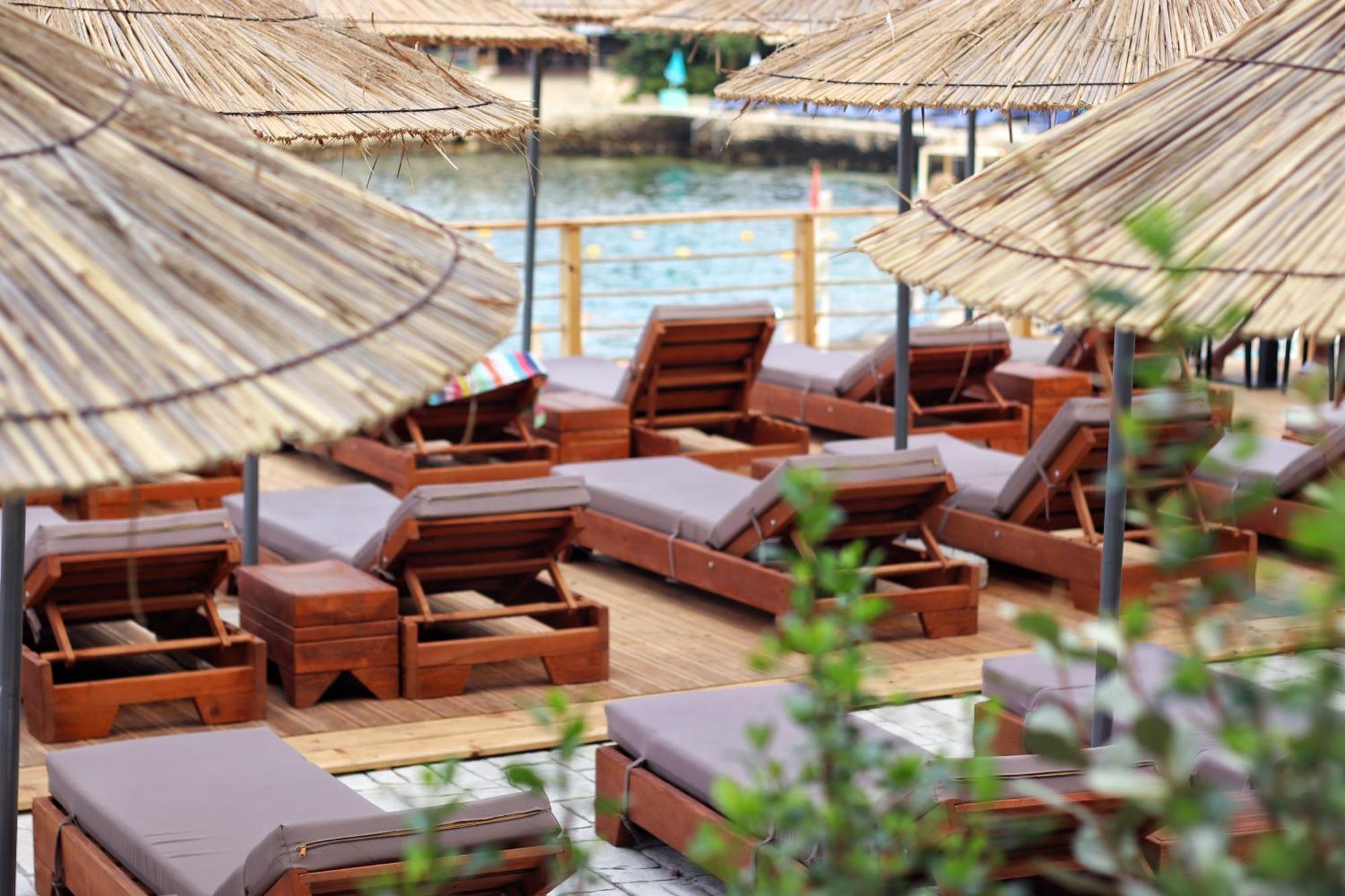 Jad Rooms Sarandë Buitenkant foto
